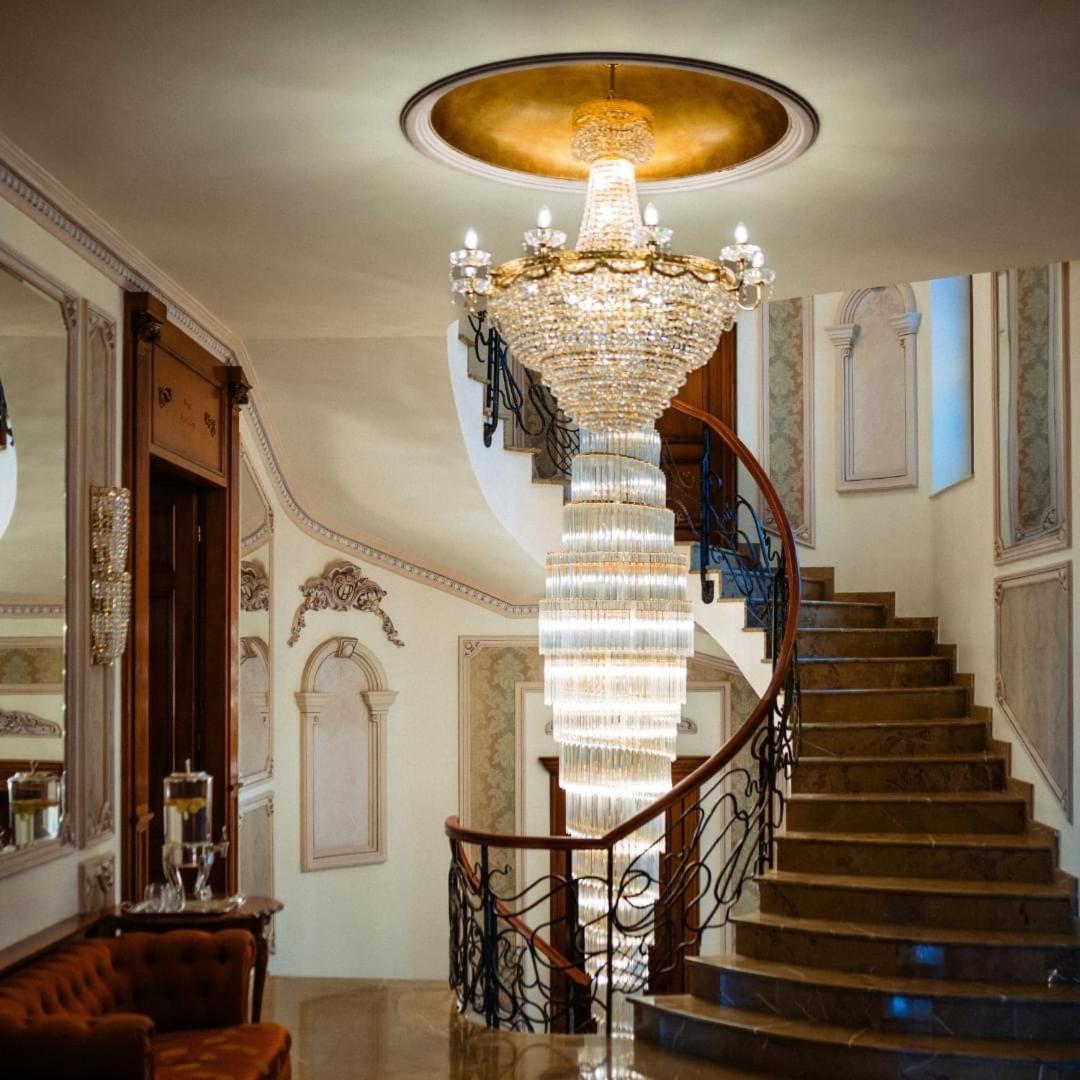 ซูเตอร์ พาเลซ บูติก โฮเทล Hotel บูคาเรสต์ ภายนอก รูปภาพ