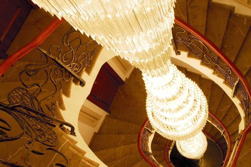 ซูเตอร์ พาเลซ บูติก โฮเทล Hotel บูคาเรสต์ ภายนอก รูปภาพ